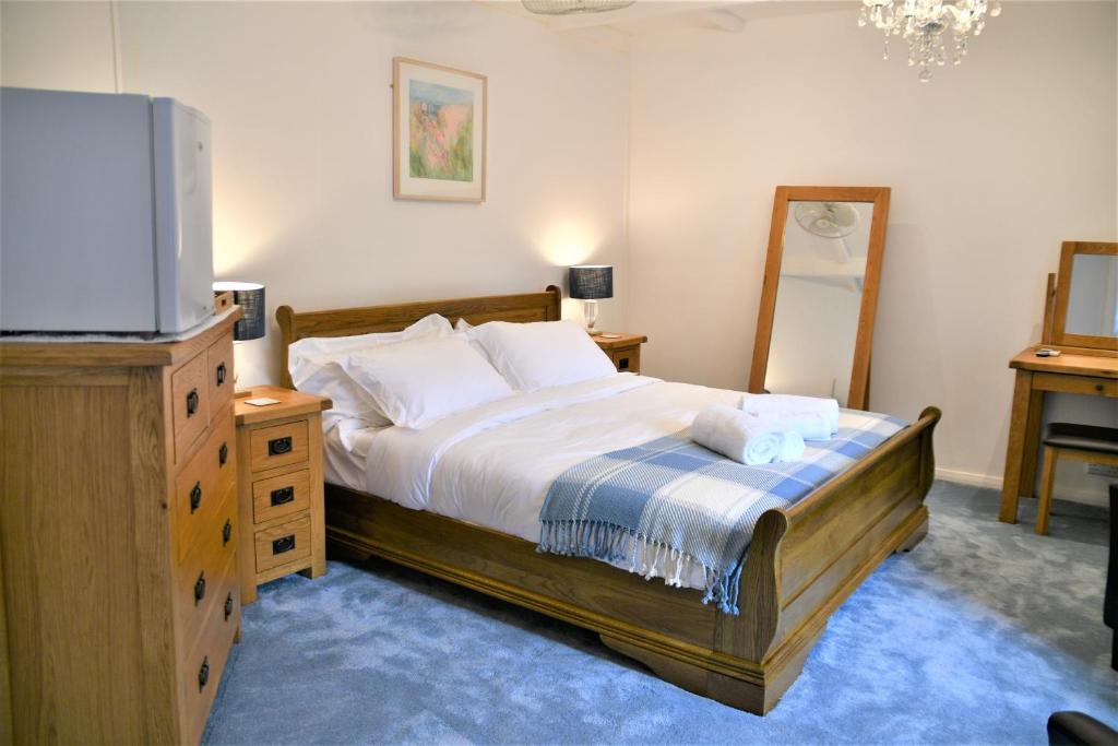TREWASSICK BARN room 2
